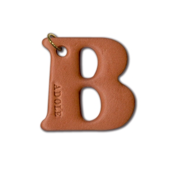 ADOLE 真皮字母黃銅鑰匙圈 B-圓壺型/水滴型