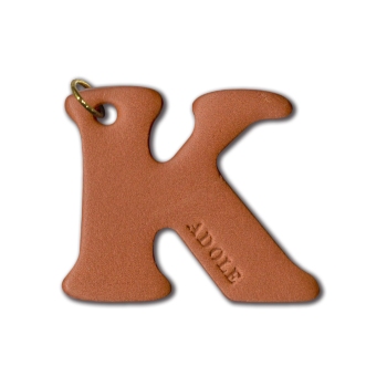 ADOLE 真皮字母黃銅鑰匙圈 K-圓壺型/水滴型