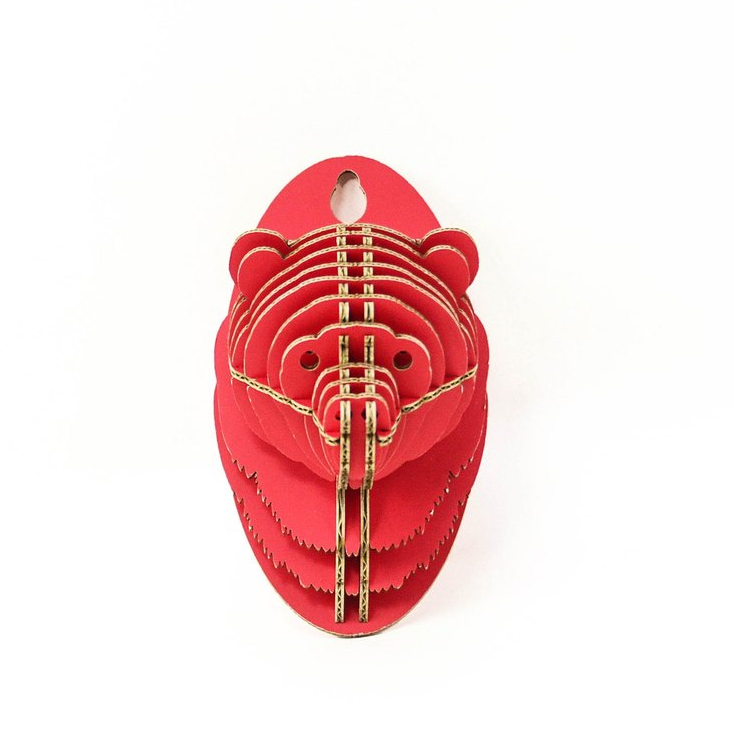 <div>Tenon's Art 坦諾藝術設計</div>

<div>熊頭掛飾 未組裝 紅色</div>