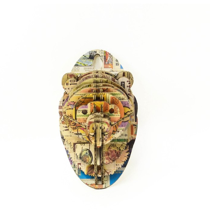 <div>Tenon's Art 坦諾藝術設計</div>

<div>熊頭掛飾 未組裝 郵票拼貼</div>
