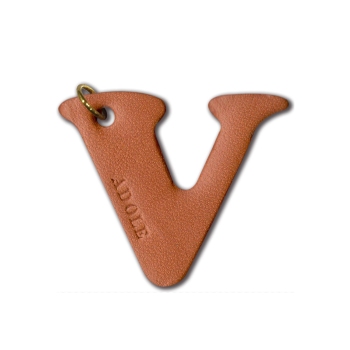 ADOLE 真皮字母黃銅鑰匙圈 V-圓壺型/水滴型